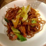 大連餃子基地 ダリアン - 【2018.4.4(水)】春キャベツと桜エビのオイスターソース焼きそば880円