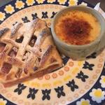 Cafe Mosh - 紅玉のパイとメイプル風味のクレームブリュレ