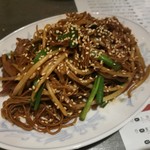 三茶酒家 香港バル213 - 香港風 醤油焼きそば