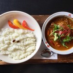 スプーンソング - チェティナッドチキンの薬膳タイプ(1,000円)