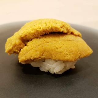 Our restaurant's special shari is made with rice that goes best with sushi and aromatic black vinegar.