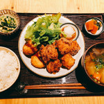 [Oita] Karaage chicken and Showa Croquette set meal (mentai mayonnaise or grated ponzu sauce)