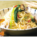 Gurateshimo - アサリと小松菜のボンゴレ　・アサリ、小松菜をオリーブオイルソースで和風に仕上げました。