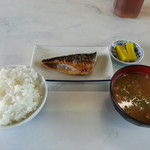 菊屋 - 焼鯖、とん汁、めし小　400円