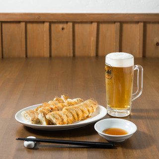 我们的特色饺子与啤酒是绝配！