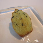 ベージュ アラン・デュカス 東京 - 一口サイズのマドレーヌ♪