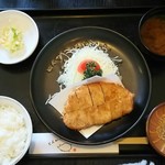 選り抜き　特上ロースとんかつ定食(1800円)