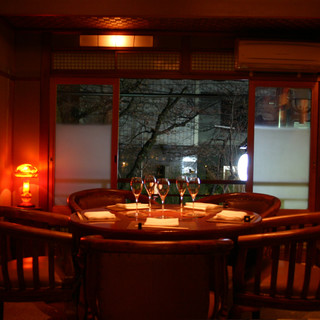 Private room seating where you can feel the seasons through the large windows