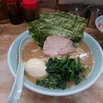 横浜ラーメン 武蔵家  - デフォルトラーメン税込650円ですが、味玉サービスとなりました！