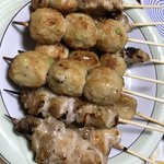 鶏むら - 料理写真:上からニンニク串
季節限定枝豆つくね串
モモ串