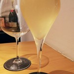 肉屋 雪月花 NAGOYA - グラスシャンパン1600円