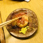 和洋酒菜 ひで - ホタテ貝柱　酒盗のせ