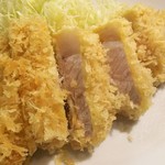 成蔵 - 霧降高原豚ロースかつ定食のかつ断面