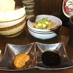 炭火焼鳥 鶏拓 - 突き出しとキャベツ