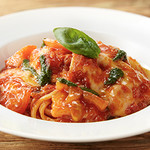 Gooey mozzarella tomato sauce ``Fresh pasta''