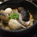 釜匠 - 明石の鯛が入った釜飯です。
