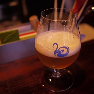 ウナ カサ デ グビグビ エルヌビチノ_1