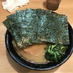 見えないけれどチャーシューが凄いです