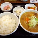 吉田とん汁店 - 豚汁定食