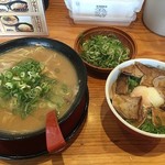 豚旨 うま屋 ラーメン - 