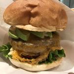 オーガニック バーガー キッチン - チェダーチーズバーガー＋アボカド