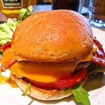 グロリアス チェーン カフェ - BLTチーズバーガー