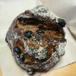 まちのパーラー - ドライフルーツのパン