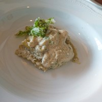 リストランテ マツムラ - 板状のパスタを山芋のクリームソースで。ﾌｷの天ぷら添え。
                なんと表現するか分からないような不思議な山芋とクリームの味です(☆｡☆)