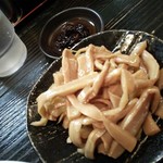 和利道 - メンマ（￥１００）と、上の小皿は別添えの辛味の辣油