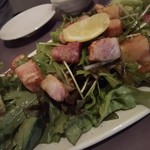 まるきいず - サラダなのに肉っ！