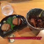 小料理 石蕗 - とんこつの煮込み＋揚げ立てのつきあげ