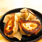 4 gravy Gyoza / Dumpling