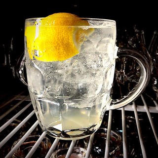 ハッピーアワーが狙い目！毎日18時までは人気メニューが半額！