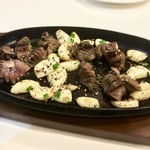 まだん - 砂肝と大蒜の鉄板焼き