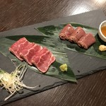 八王子 風味 - 国産アンガス牛のモモの叩きと霜降り牛レバーの盛り合わせ