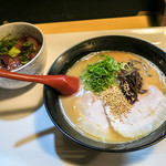 七うら - 「ラーメン・漬け丼」（800円）のセットをいただきました。