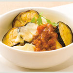 Gurateshimo - ナスとミートソースのオーブン焼き　・Piccolo Piatto（小皿メニュー）