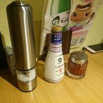 隠れ家焼肉dining あんじゅ - 調味料 岩塩のミルが電動