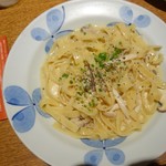 鎌倉パスタ - 4種きのことグリルベーコンのデュクセルクリームフィットチーネ