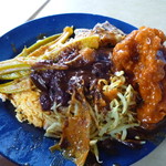 Nasi Kandar Line Clear - ナシカンダーRM13.50（ハニーチリチキンやオクラ、もやし炒め、野菜入りオムレツなど）