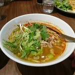 タイ料理 ギンカーオ - トムヤムヌードル
