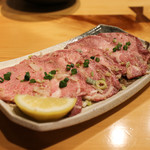 ホルモン焼肉 富や - 上塩タン☆