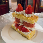 煮こみや なりた - 苺のシャーベット