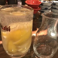 馬刺しと焼き鳥 グルマン三年坂 - 入れるとピッタリ