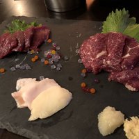 馬刺しと焼き鳥 グルマン三年坂 - 