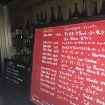 au comptoir ECHEZEAUX - 本日のグラスは看板に