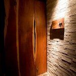 平尾 開 - 大きな一枚板の扉を開けて…