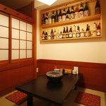 居酒屋 まことや - 掘りごたつの個室は美食の心を満たしてくれる。