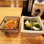 三河屋 - お通しとちらし寿司の小鉢