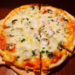 バール デ ブー - アンチョビとオリーブのPizza